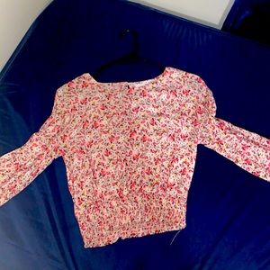 size XS fits a small. brand is SO